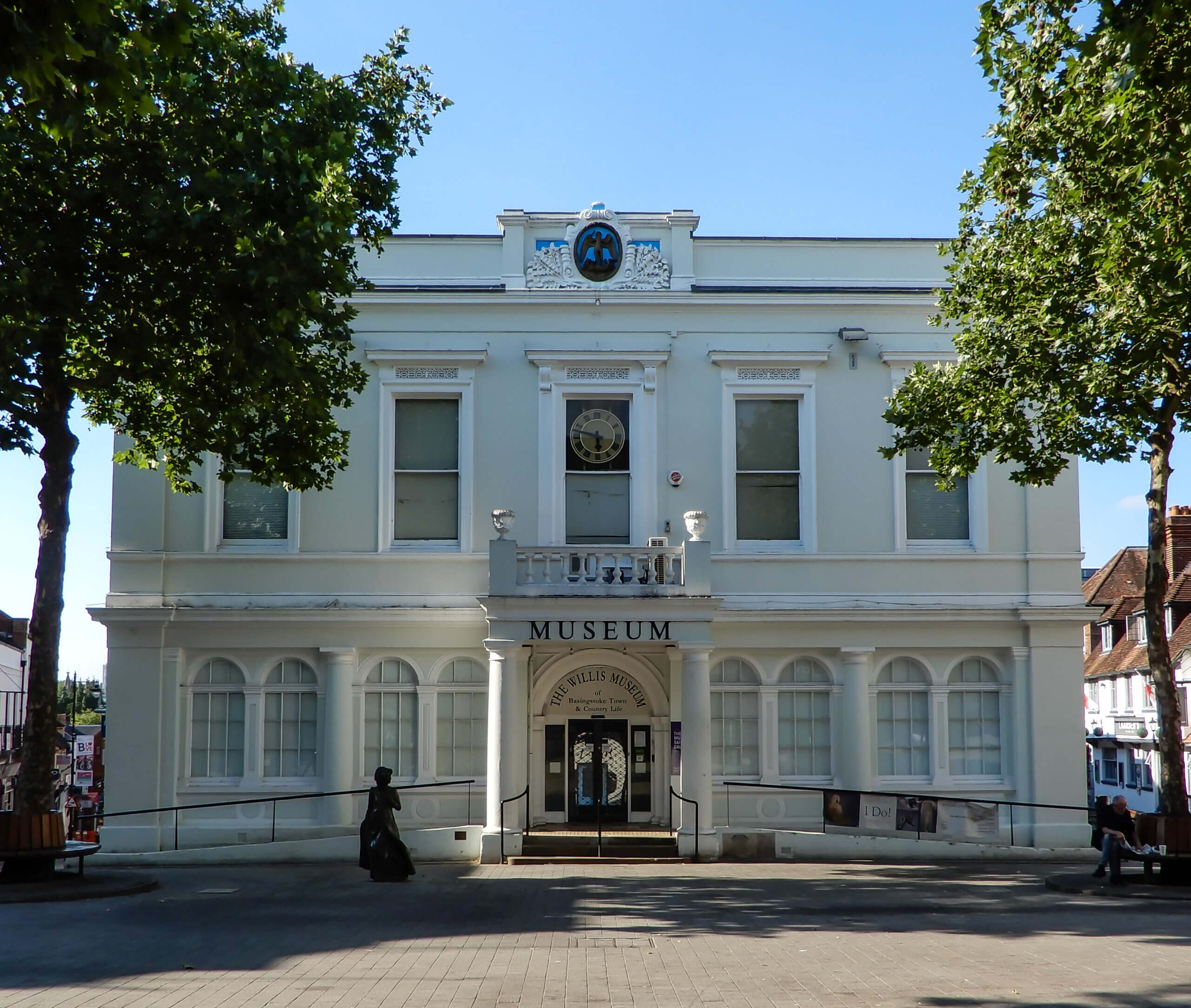 An image of a museum in Basingstoke surrounded by trees.